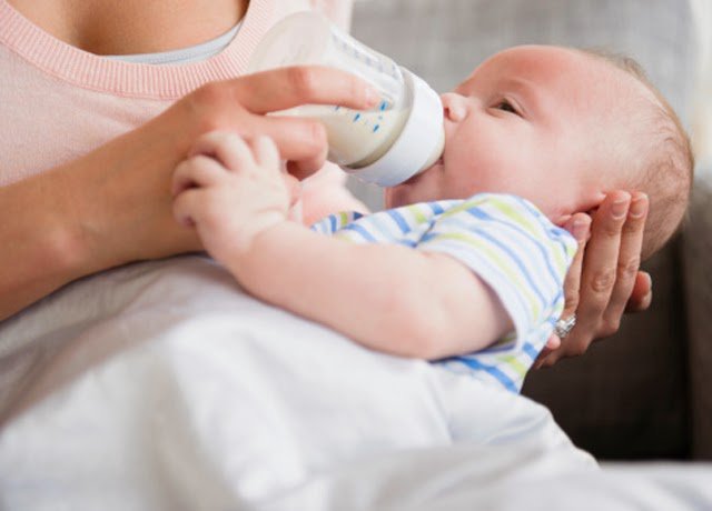 lời khuyên khi cho trẻ sơ sinh dùng sữa